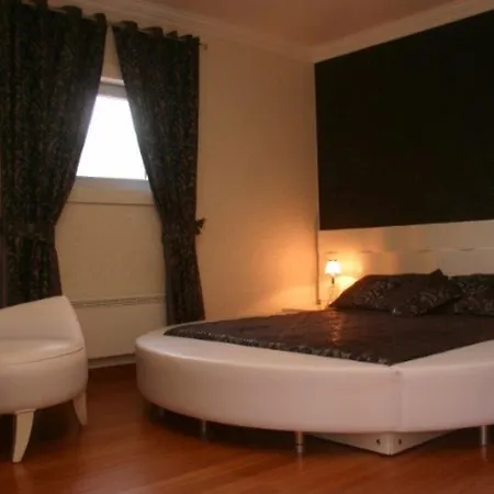 Devamli Hotell 3*