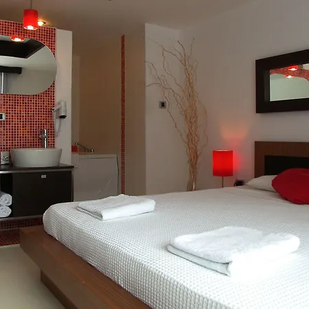 Hotell Devamli 3*