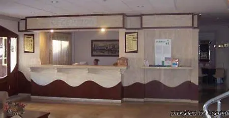 Hotell Devamli 3*