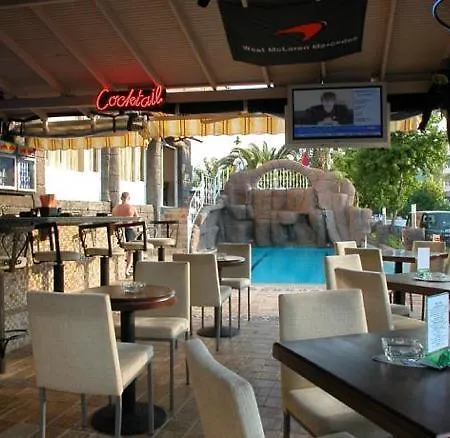 Hotell Devamli 3*