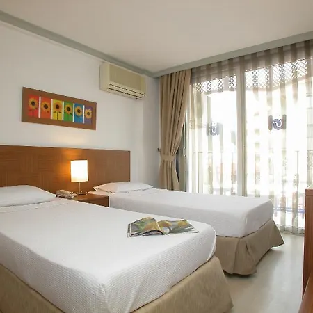 Hotell Devamli 3*