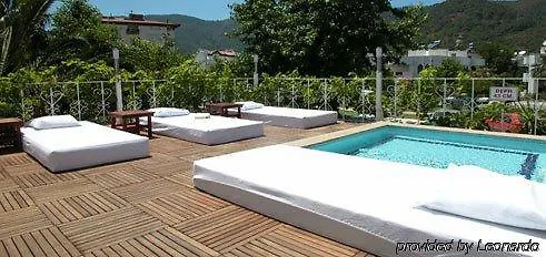 ホテル Devamli 3*