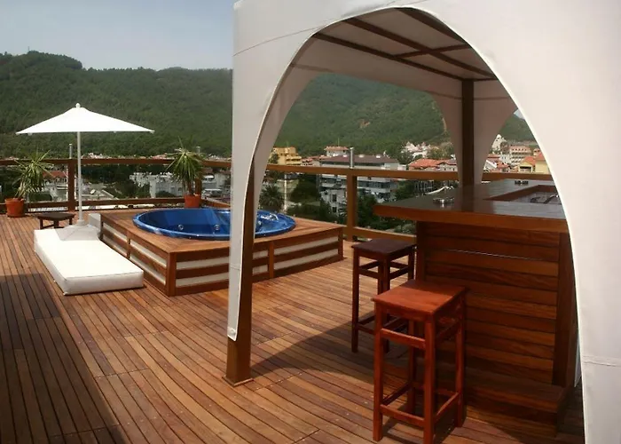 데바믈리 호텔 말마리스