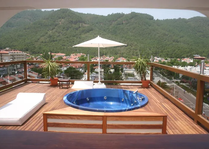 ホテル Devamli マルマリス