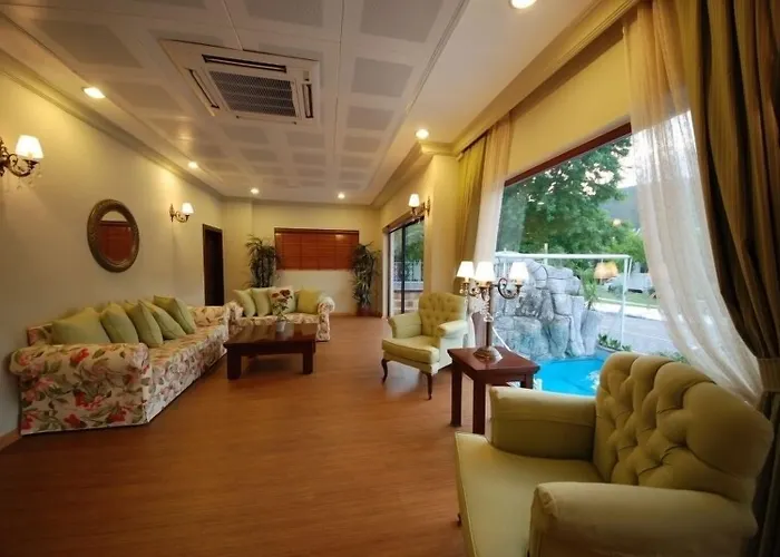 호텔 데바믈리 말마리스