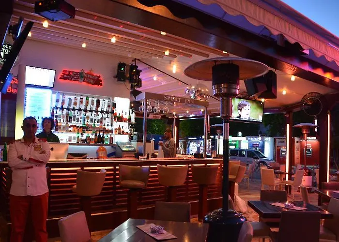 데바믈리 호텔 말마리스